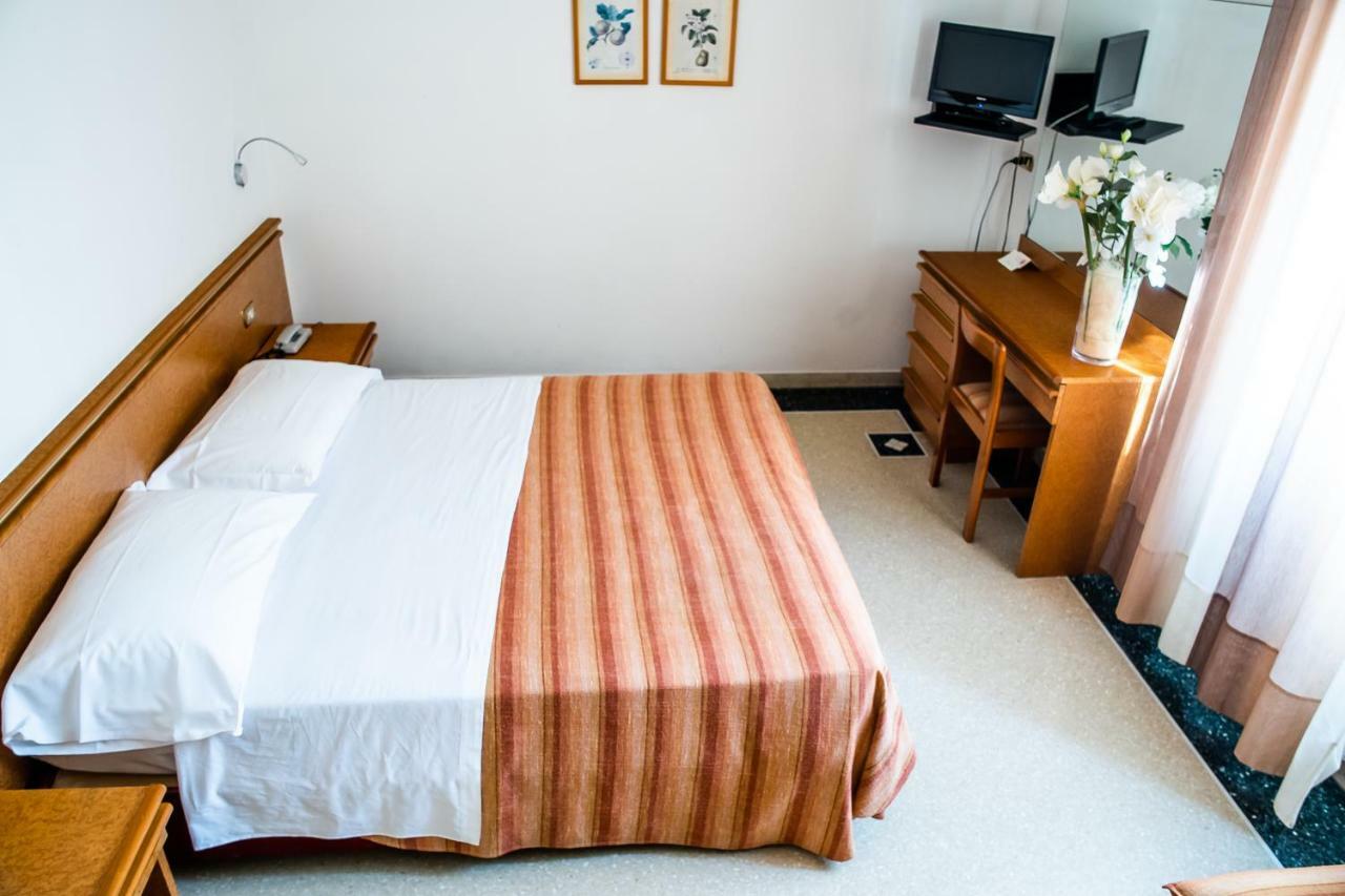 Hotel West End Αλάσιο Εξωτερικό φωτογραφία