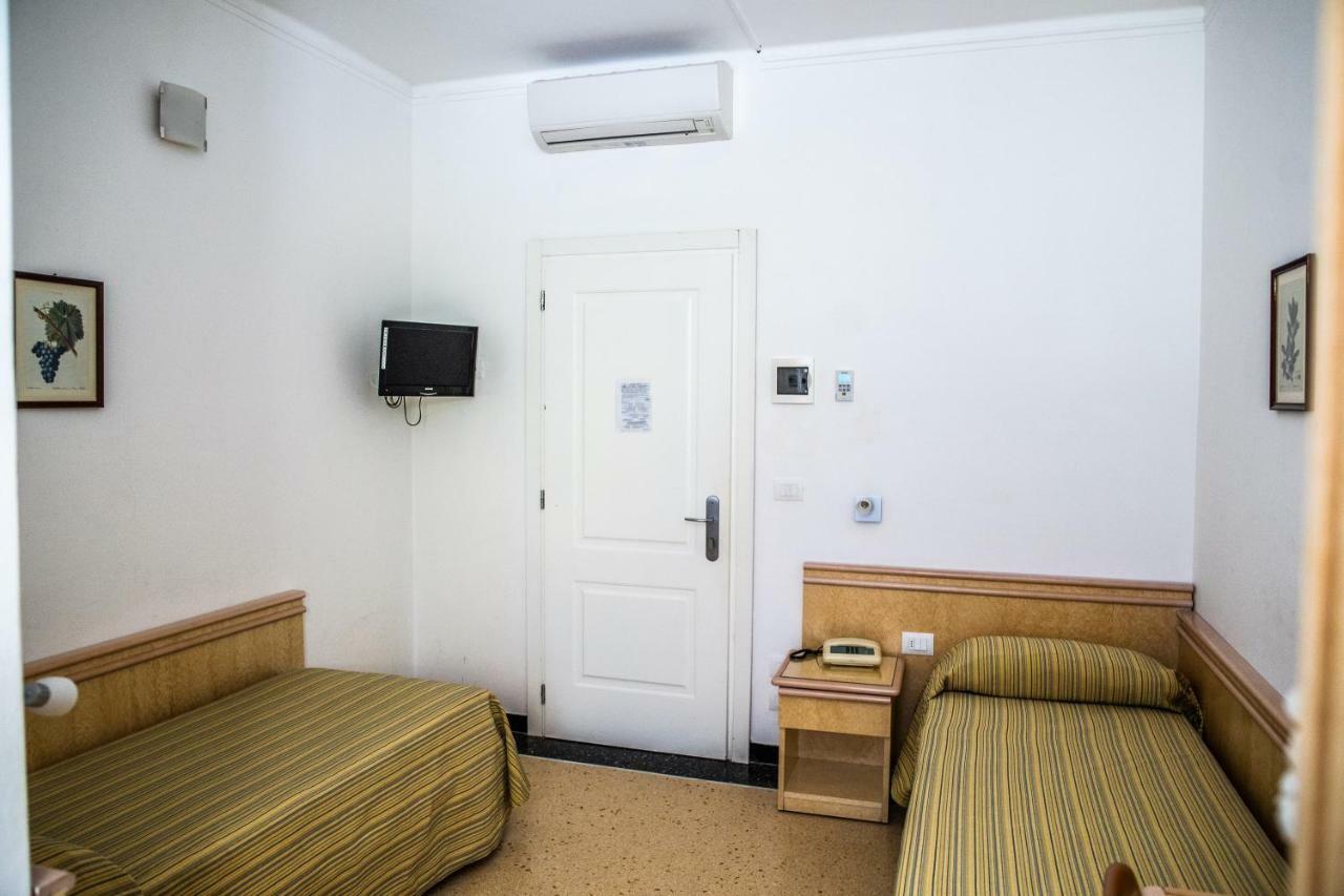 Hotel West End Αλάσιο Εξωτερικό φωτογραφία