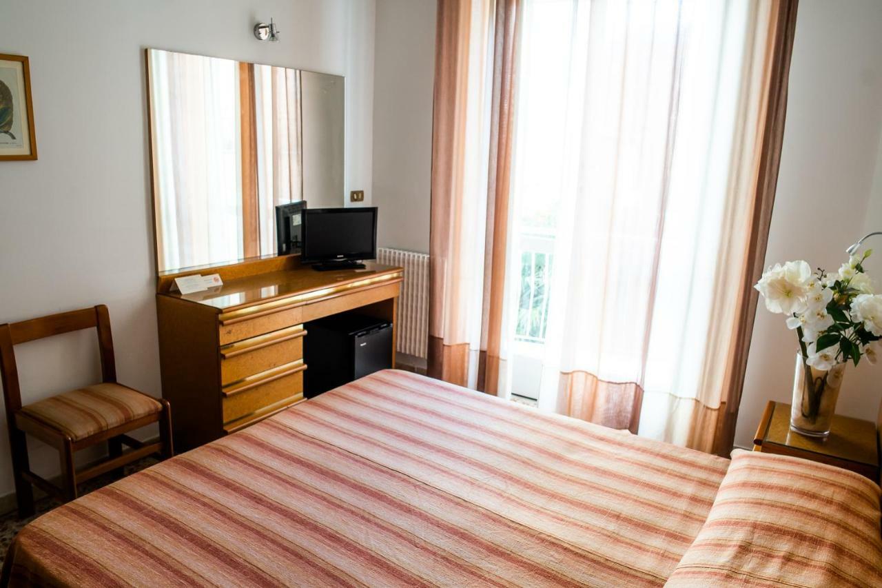 Hotel West End Αλάσιο Εξωτερικό φωτογραφία