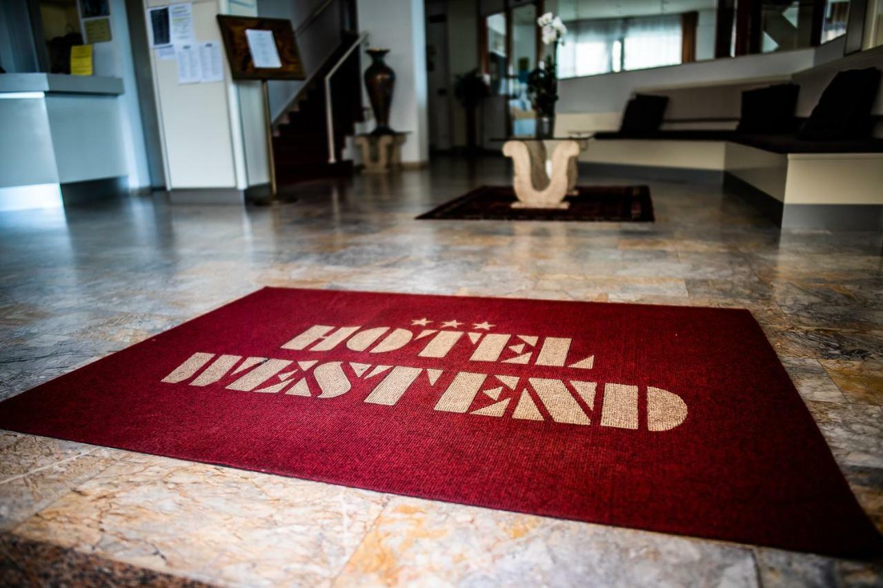 Hotel West End Αλάσιο Εξωτερικό φωτογραφία