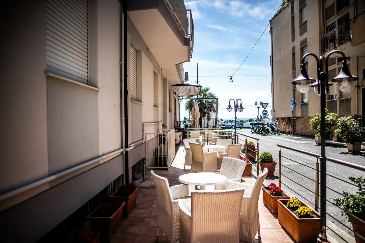 Hotel West End Αλάσιο Εξωτερικό φωτογραφία